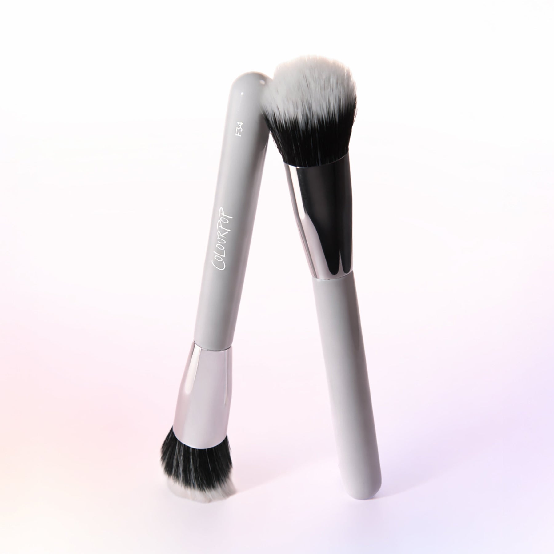 Angled Blending Face Brush - Daily Glow